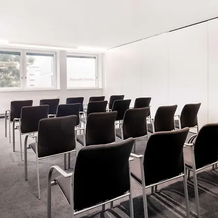 فندق راديسون بلو، 4*