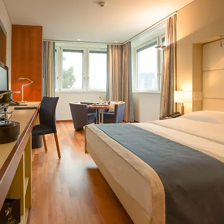 Radisson Blu Hotel, Hotel