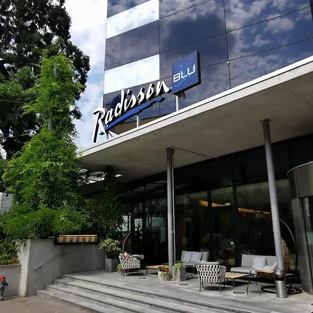 Radisson Blu Hotel, Hotel